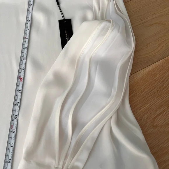🔥NWT. Donna Karan Cream Blouse Size M - Picture 9 of 12